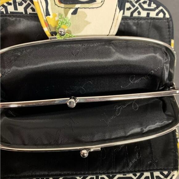 Vera Bradley kiss n snap Dogwood wallet - Picture 6 of 6